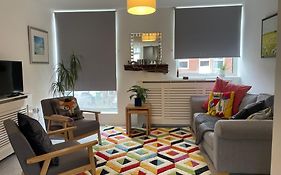 Modern And Comfortable Flat With Private Parking